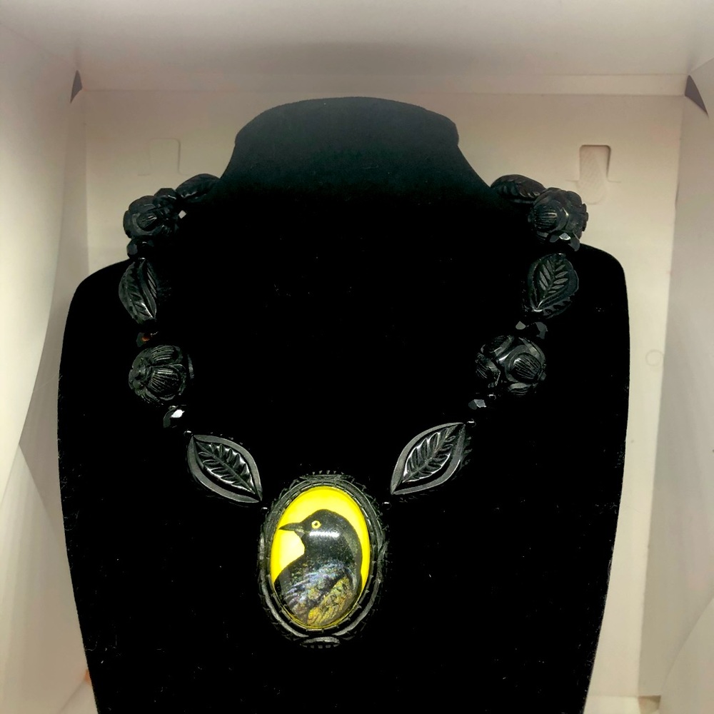 Gorgeous statement necklace